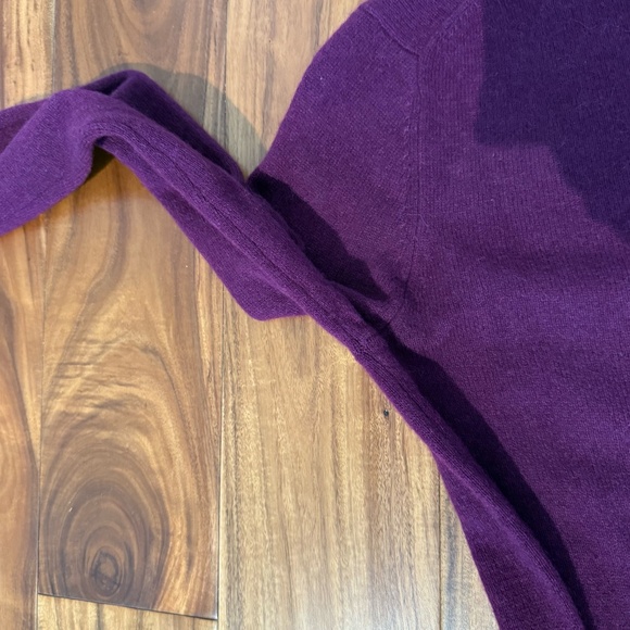 Halogen cashmere v-neck sweater size small - Picture 7 of 9